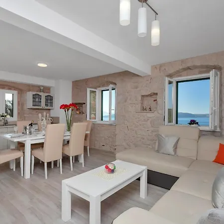Mia Holiday home Zivogosce