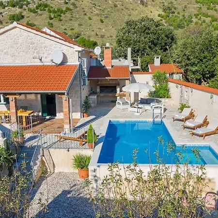 Holiday home Mia *