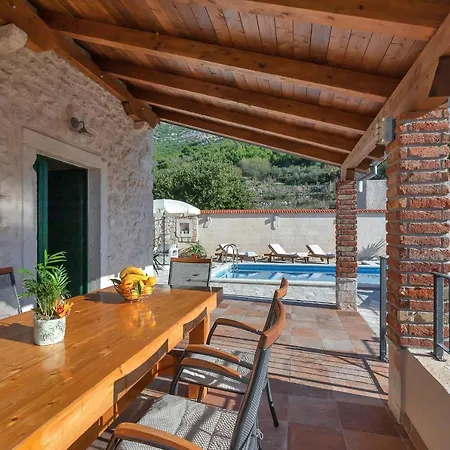 Mia Holiday home Zivogosce