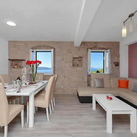 Mia Holiday home Zivogosce