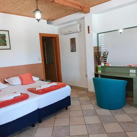 Holiday home Mia Zivogosce